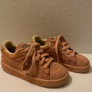 Pumas peach colored girls size 9c, used